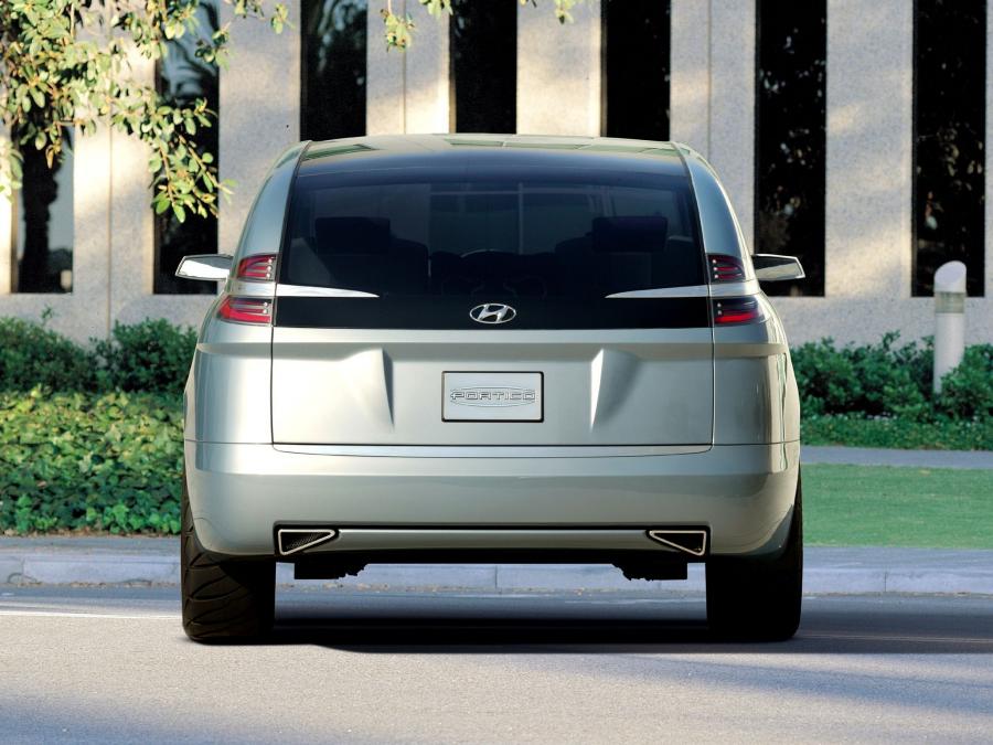  Hyundai Portico Concept 2005 года  (фото 23 из 23)